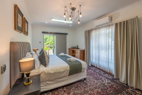 Naledi Room