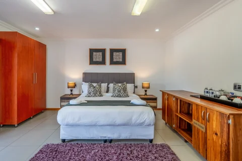 Khwezi Room