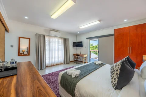 Khwezi Standard Room | The Stella Guest House & Spa